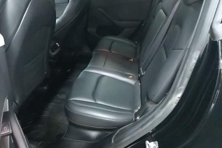 Used Tesla Model Y 2022 Revised Version Long-Range All-Wheel Drive Left Rear Seat