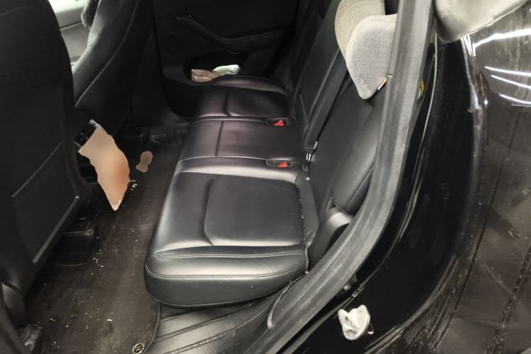 Used Tesla Model Y 2022 Long-Range All-Wheel-Drive Version Left Rear Seat