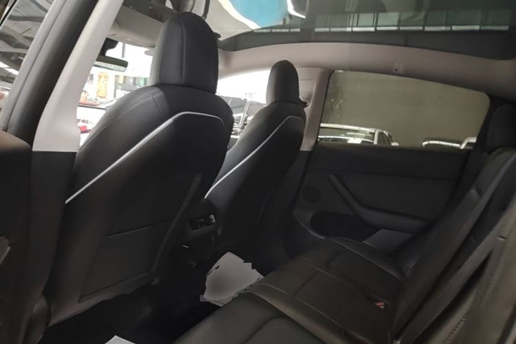 Used Tesla Model Y 2022 Rear-Wheel-Drive Version Left Rear Seat