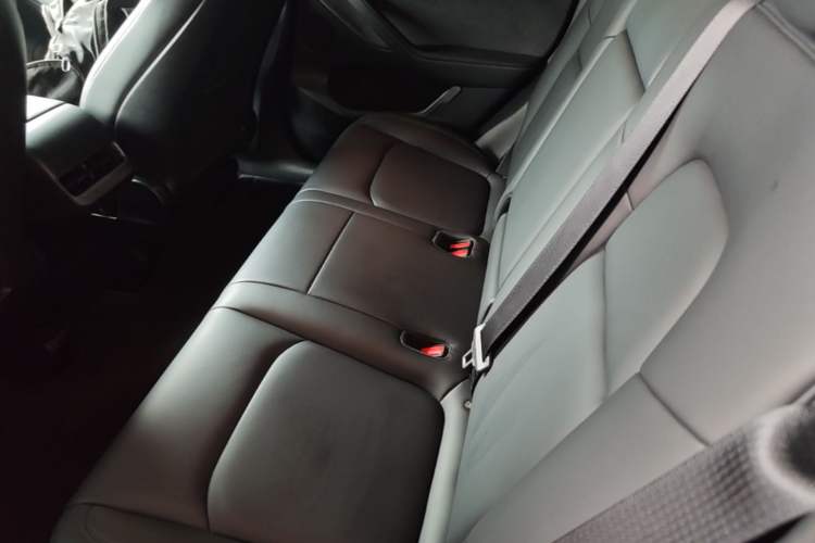 Used Tesla Model Y 2022 Long-Range All-Wheel-Drive Version Left Rear Seat
