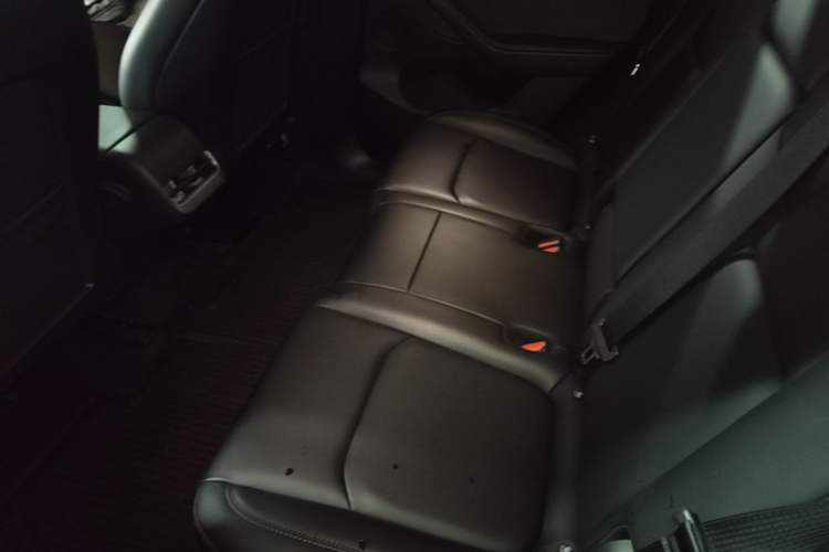Used Tesla Model Y 2022 Revised Version Rear-Wheel Drive Left Rear Seat