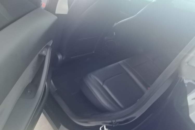 Used Tesla Model Y 2022 Revised Version Rear-Wheel Drive Left Rear Seat