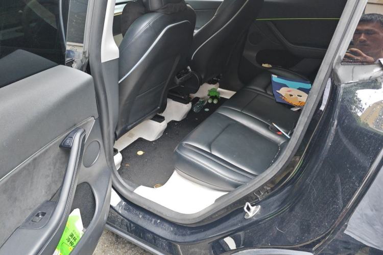 Used Tesla Model Y 2022 Rear-Wheel-Drive Version Left Rear Seat