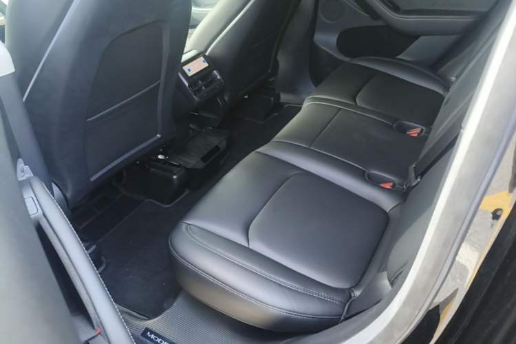 Used Tesla Model Y 2022 Revised Version Rear-Wheel Drive Left Rear Seat