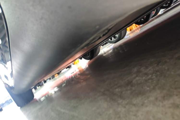Used Tesla Model Y 2022 Revised Version Rear-Wheel Drive Left Side Sill