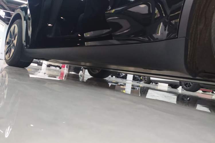 Used Tesla Model Y 2022 Revised Version Rear-Wheel Drive Left Side Sill