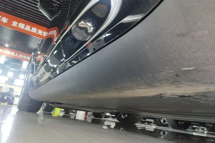 Used Tesla Model Y 2022 Performance High-Performance All-Wheel-Drive Version Left Side Sill