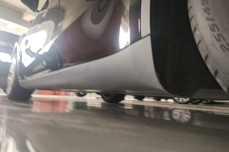 Used Tesla Model Y 2022 Revised Version Rear-Wheel Drive Left Side Sill