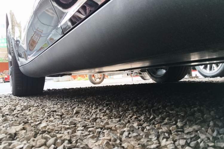 Used Tesla Model Y 2022 Revised Version Long-Range All-Wheel Drive Left Side Sill