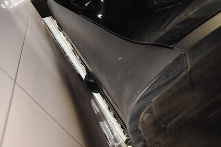 Used Tesla Model Y 2022 Rear-Wheel-Drive Version Left Side Sill