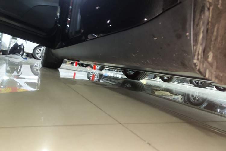 Used Tesla Model Y 2022 Revised Version Rear-Wheel Drive Left Side Sill