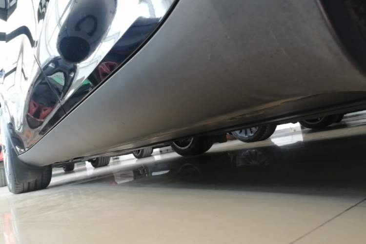 Used Tesla Model Y 2022 Revised Version Rear-Wheel Drive Left Side Sill