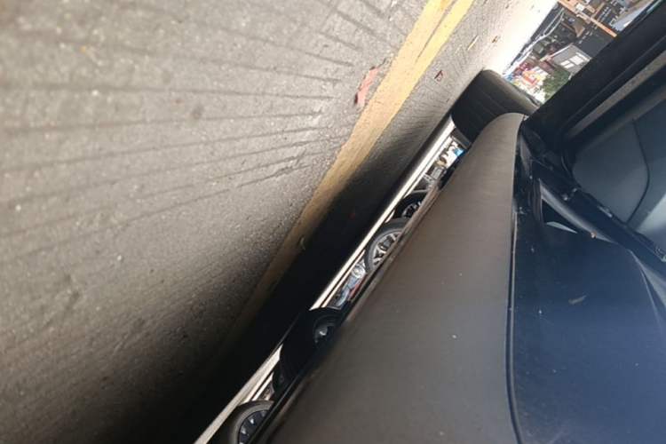Used Tesla Model Y 2022 Rear-Wheel-Drive Version Left Side Sill