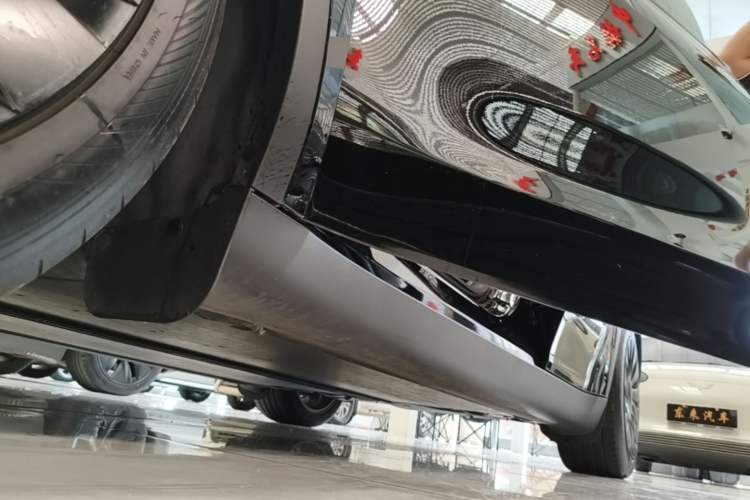 Used Tesla Model Y 2022 Revised Version Rear-Wheel Drive Left Side Sill
