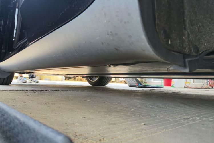 Used Tesla Model Y 2022 Revised Version Rear-Wheel Drive Left Side Sill