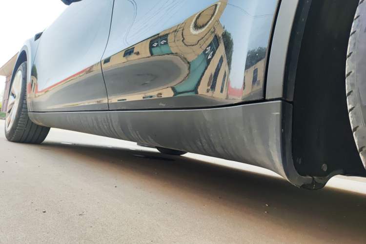Used Tesla Model Y 2022 Revised Version Rear-Wheel Drive Left Side Sill
