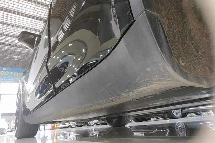 Used Tesla Model Y 2022 Revised Version Long-Range All-Wheel Drive Left Side Sill