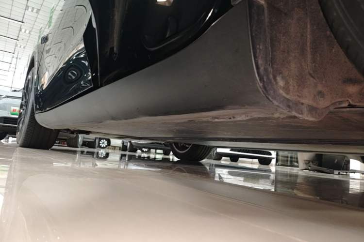Used Tesla Model Y 2022 Revised Version Long-Range All-Wheel Drive Left Side Sill