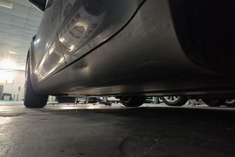 Used Tesla Model Y 2022 Revised Version Rear-Wheel Drive Left Side Sill