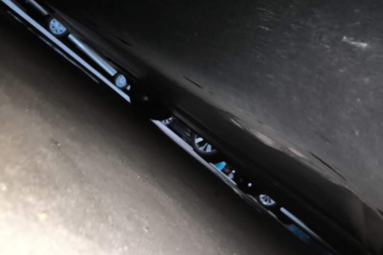 Used Tesla Model Y 2022 Revised Version Rear-Wheel Drive Left Side Sill