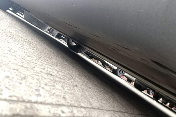 Used Tesla Model Y 2022 Revised Version Rear-Wheel Drive Left Side Sill