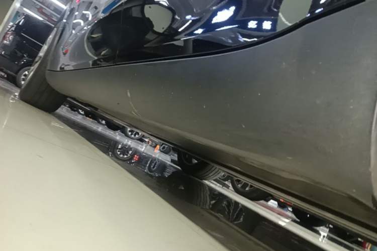 Used Tesla Model Y 2022 Revised Version Rear-Wheel Drive Left Side Sill