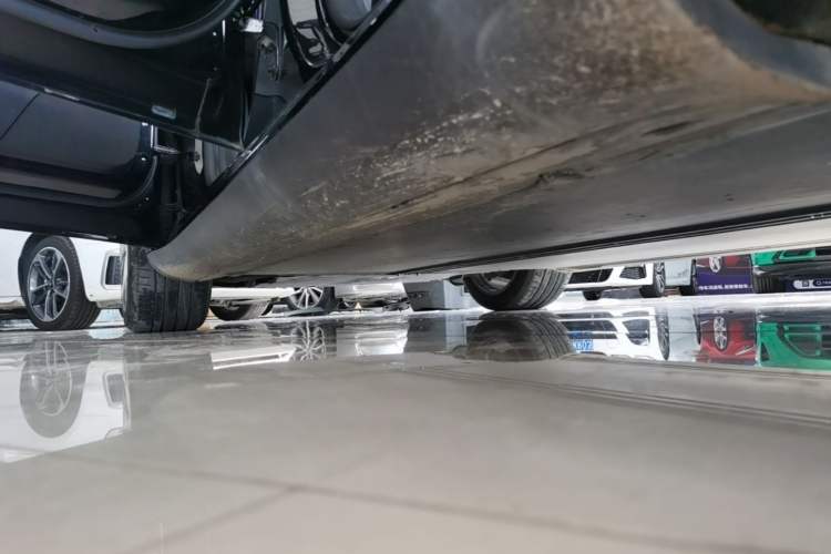 Used Tesla Model Y 2022 Revised Version Long-Range All-Wheel Drive Left Side Sill