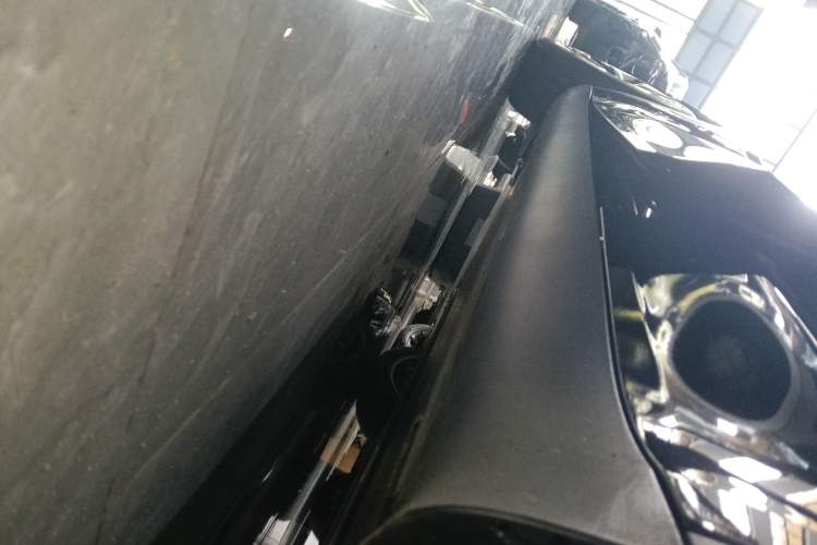 Used Tesla Model Y 2022 Revised Version Rear-Wheel Drive Left Side Sill