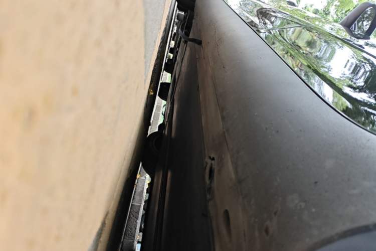 Used Tesla Model Y 2022 Revised Version Rear-Wheel Drive Left Side Sill