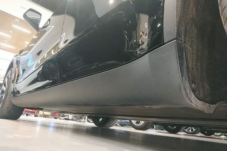 Used Tesla Model Y 2022 Revised Version Rear-Wheel Drive Left Side Sill