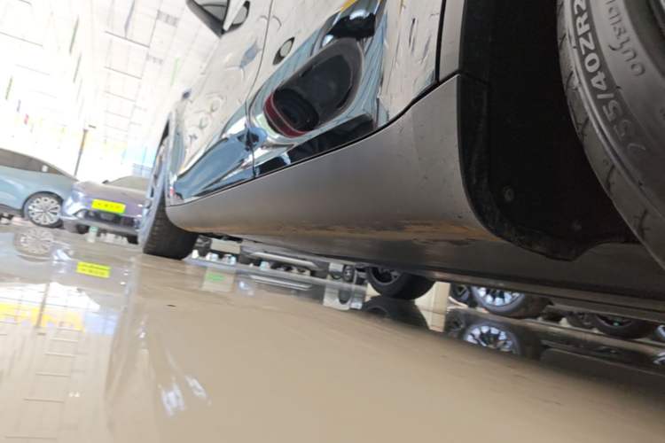 Used Tesla Model Y 2022 Rear-Wheel-Drive Version Left Side Sill