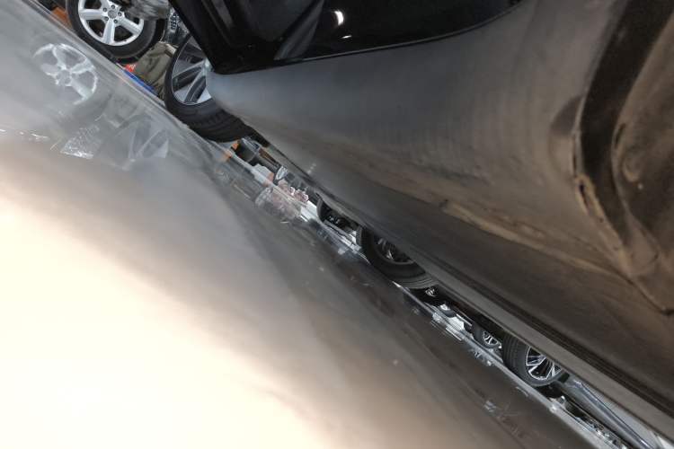 Used Tesla Model Y 2022 Rear-Wheel-Drive Version Left Side Sill