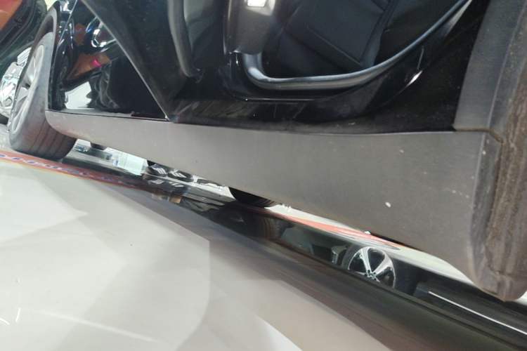 Used Tesla Model Y 2022 Rear-Wheel-Drive Version Left Side Sill