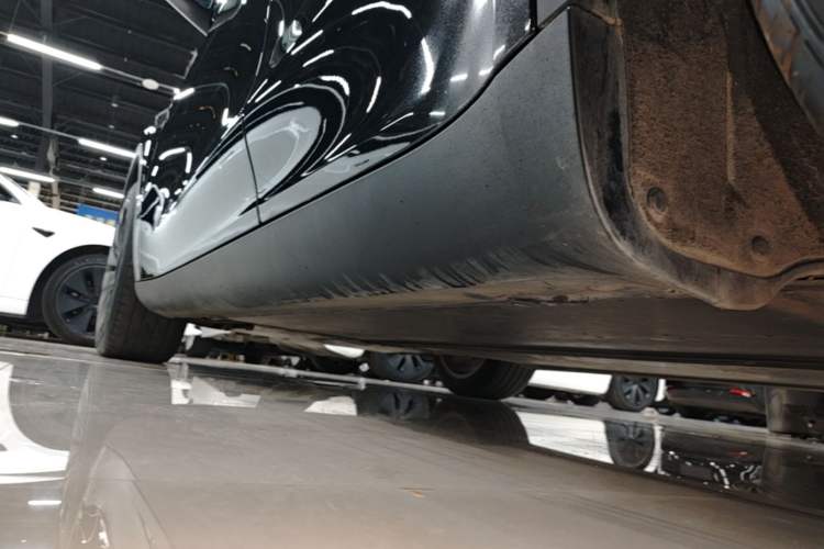 Used Tesla Model Y 2022 Revised Version Rear-Wheel Drive Left Side Sill