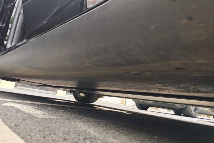 Used Tesla Model Y 2022 Revised Version Rear-Wheel Drive Left Side Sill