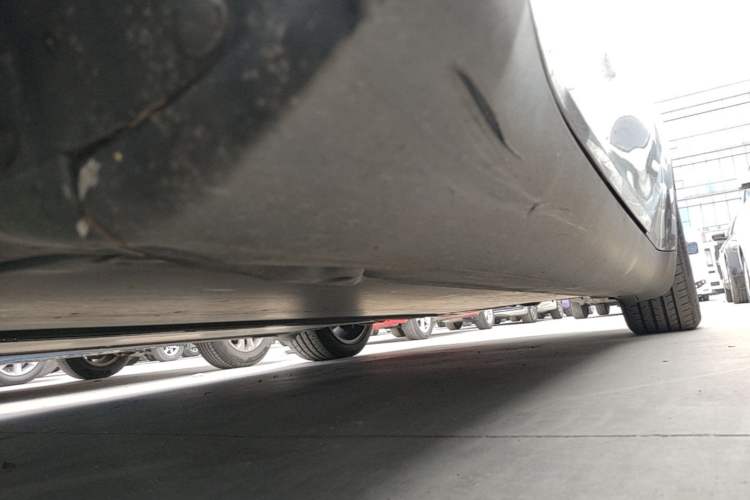 Used Tesla Model Y 2022 Revised Version Rear-Wheel Drive Left Side Sill