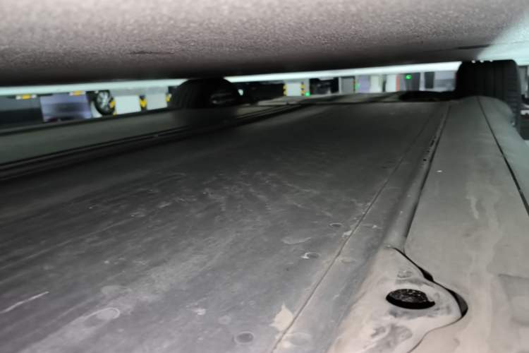 Used Tesla Model Y 2022 Performance High-Performance All-Wheel-Drive Version Left Side Sill
