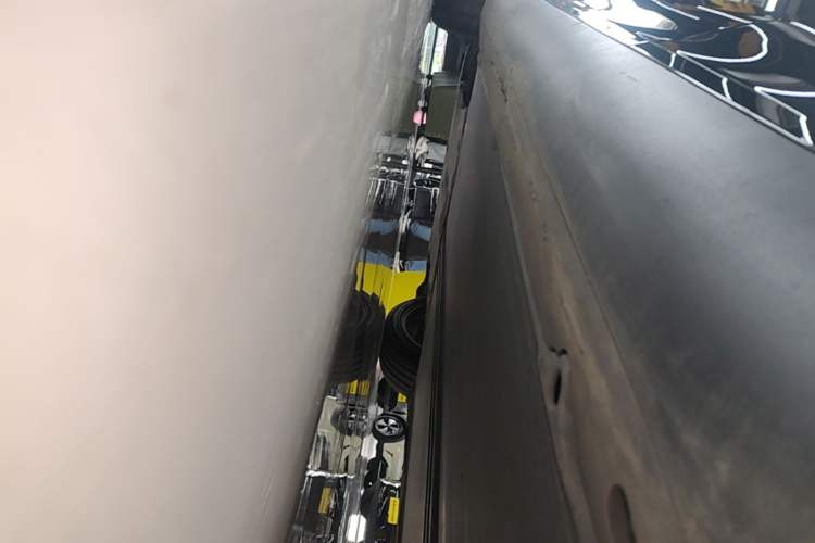 Used Tesla Model Y 2022 Revised Version Rear-Wheel Drive Left Side Sill