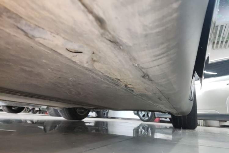 Used Tesla Model Y 2022 Revised Version Long-Range All-Wheel Drive Left Side Sill