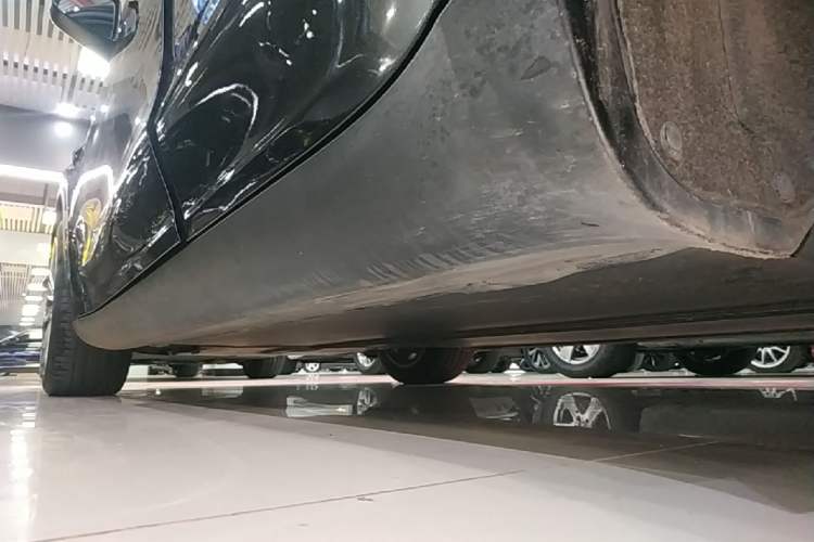 Used Tesla Model Y 2022 Rear-Wheel-Drive Version Left Side Sill