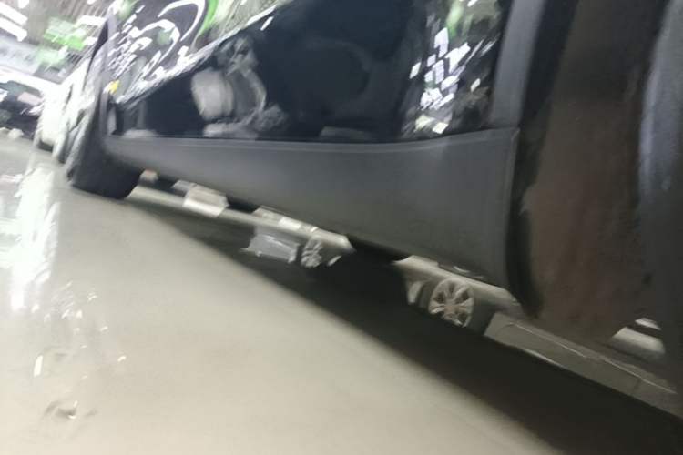 Used Tesla Model Y 2022 Revised Version Rear-Wheel Drive Left Side Sill
