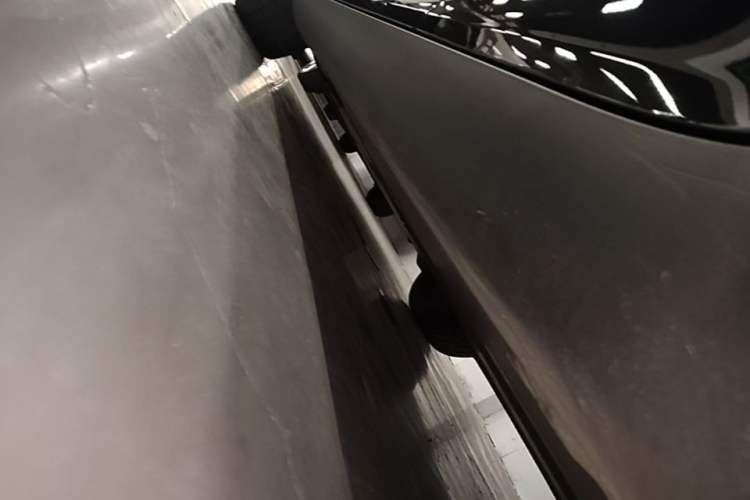 Used Tesla Model Y 2022 Revised Version Long-Range All-Wheel Drive Left Side Sill