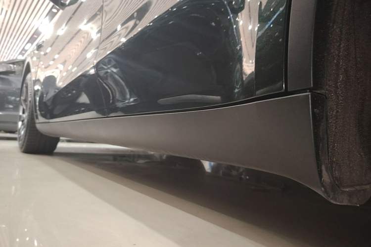 Used Tesla Model Y 2022 Revised Version Rear-Wheel Drive Left Side Sill