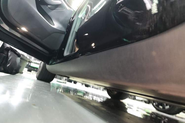 Used Tesla Model Y 2022 Rear-Wheel-Drive Version Left Side Sill