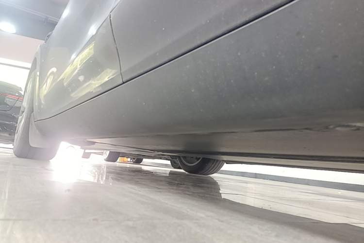Used Tesla Model Y 2022 Revised Version Rear-Wheel Drive Left Side Sill