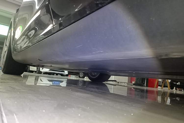 Used Tesla Model Y 2022 Rear-Wheel-Drive Version Left Side Sill