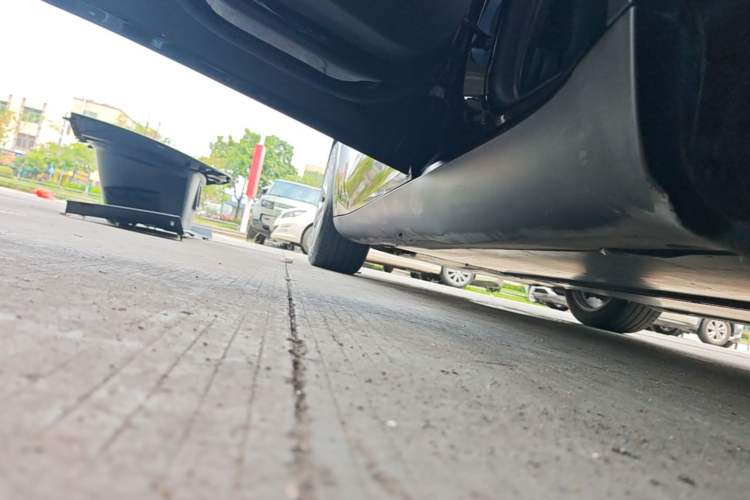 Used Tesla Model Y 2022 Revised Version Rear-Wheel Drive Left Side Sill