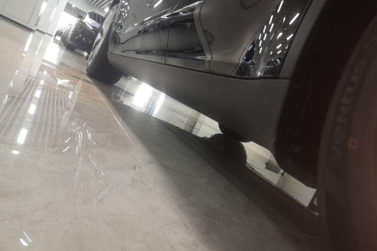 Used Tesla Model Y 2022 Revised Version Long-Range All-Wheel Drive Left Side Sill