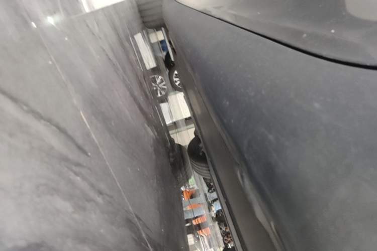 Used Tesla Model Y 2022 Revised Version Long-Range All-Wheel Drive Left Side Sill