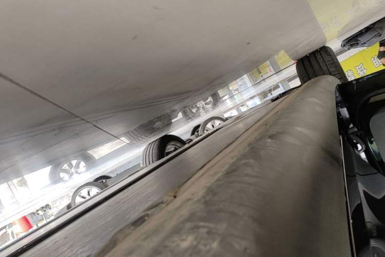 Used Tesla Model Y 2022 Revised Version Rear-Wheel Drive Left Side Sill